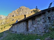 08 Partito  dalla Curva degli Sciocc sul sent. 108 passo alla Casera Valletto  (1625 m) 